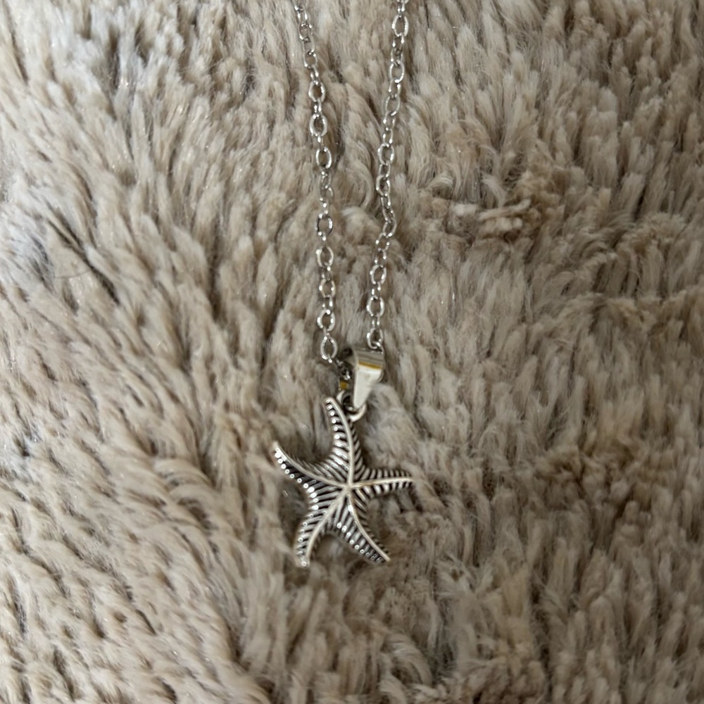 Starfish necklace
